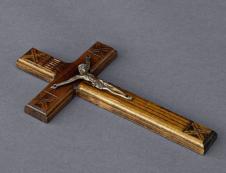 Как выбрать крест на памятник?