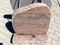 Памятник из красного-черного гранита Памятник из красного-черного гранита