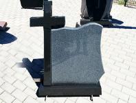 Полированный памятник с крестом Полированный памятник с крестом